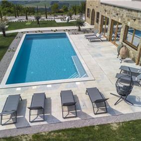 5 bedroom villa with heated pool near Momjan, Istria, sleep 12